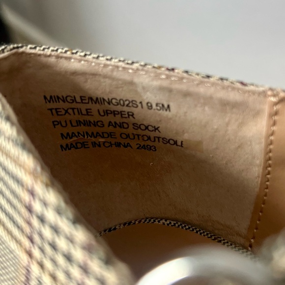 Steve Madden platform Maryjane with block heel. - Picture 8 of 8